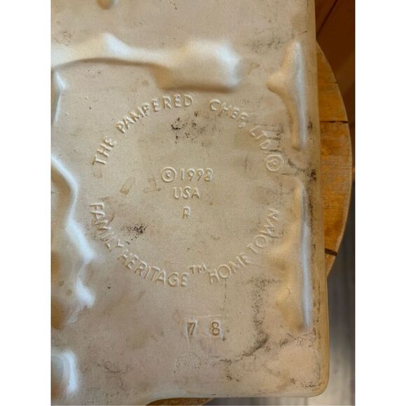 1998 Pampered Chef Home Town Gingerbread Train Stoneware (8788) - Picture 5 of 5